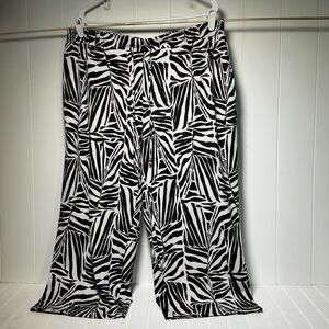 SOHO Capri Pants Women's Plus Size 2X Zebra Print Elastic Waist